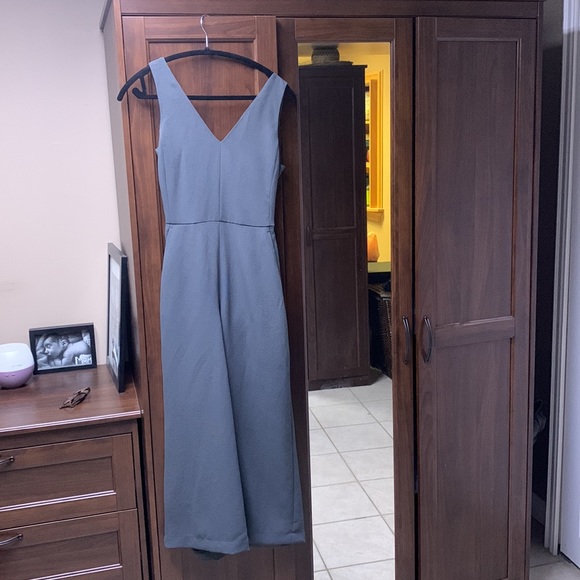 Écoulement V Jumpsuit - size 2 in a beautiful bluish grey colour - Picture 5 of 6